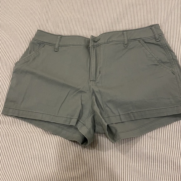 ABERCROMBIE & FITCH: white shorts x 2 - Picture 6 of 7